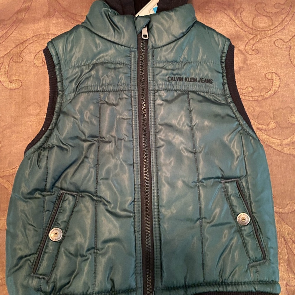 NWOT Hunter green Calvin Klein puffer vest with black hood
